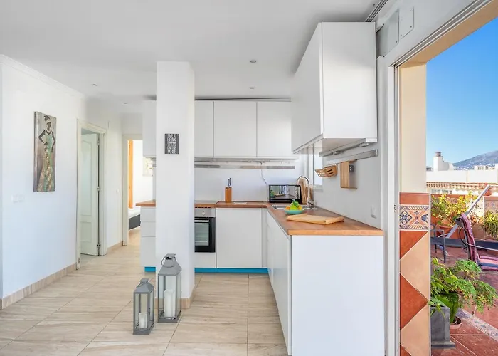 Апартаменти Lovely Penthouse In Old Town By Costarentals - Ref 166 Фуенхірола